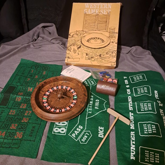 GAME NIGHT FUN! VERY VINTAGE - Beautiful and fun Western Game set Circa 1970 - Picture 3 of 9